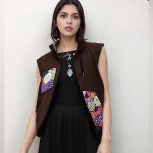 Carhartt Women's Brown Vest with Patchwork Colorful Pockets Size Large RARE